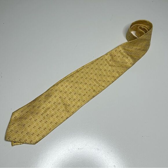 Dormeuil Yellow and Gold Patterned Silk Power Tie - Picture 2 of 12